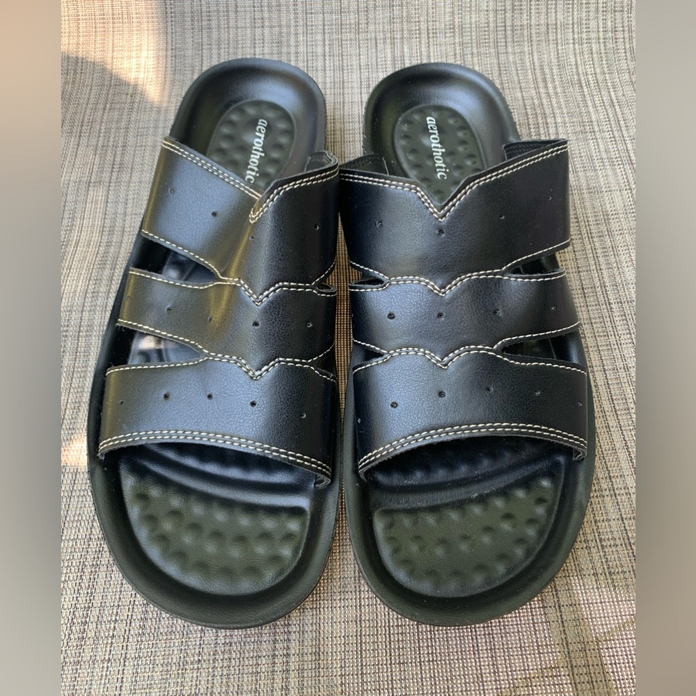 Aerothotic sandals black made in Thailand size 38 my foot is a 7 1/2